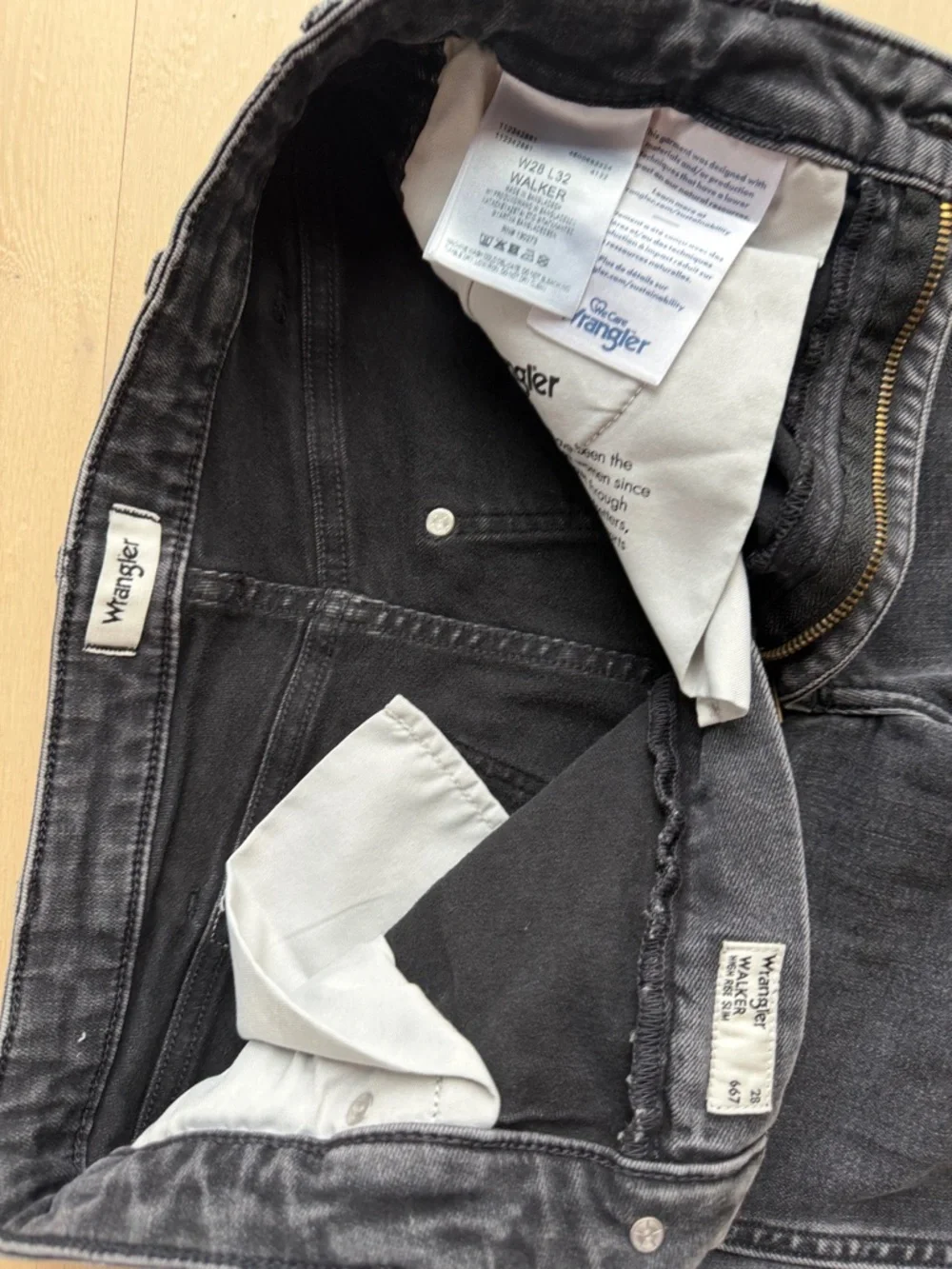 Wrangler - Picture 4 of 6